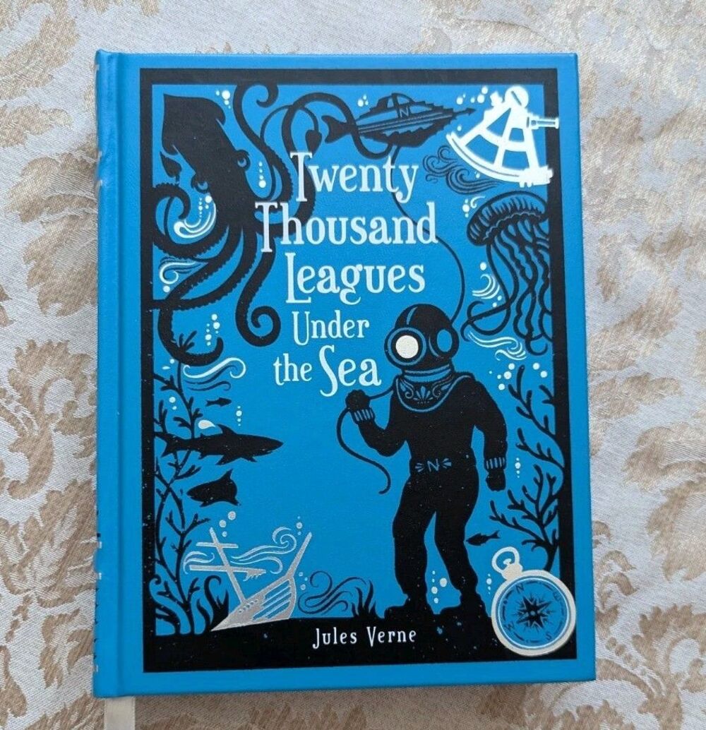 Twenty Thousand Leagues Under the Sea by Jules Verne - leather-bound